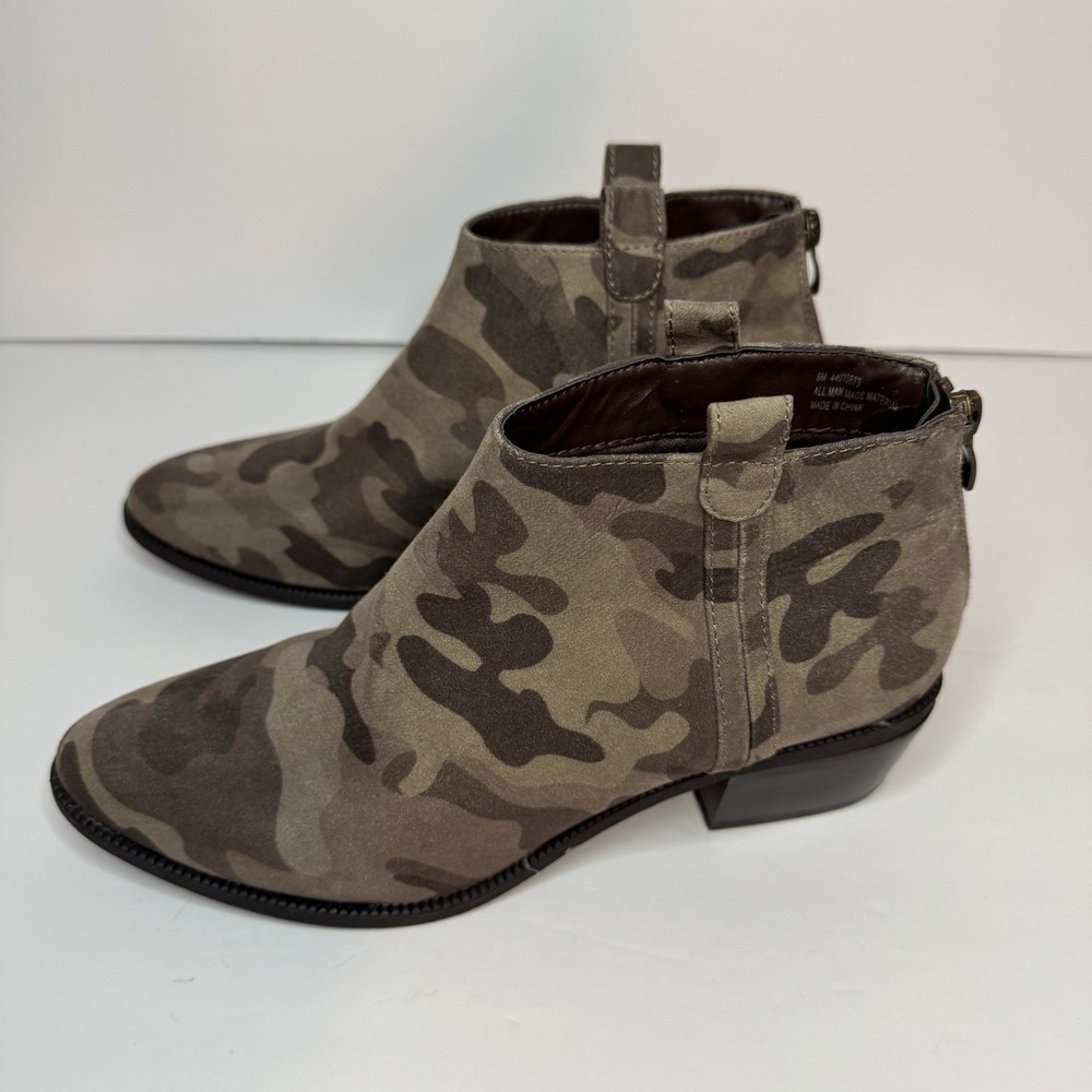 Comfort est 1946 Camo Print‎ Western Ankle Bootie women's size 8